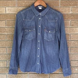 Levi’s Western Chambray Pearl Snap Button Down